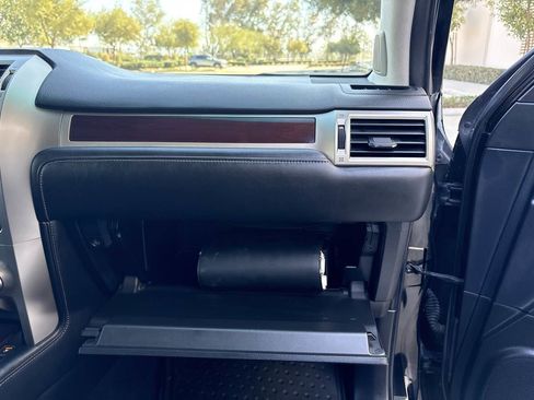 Used 2017 Lexus GX 460 image 22