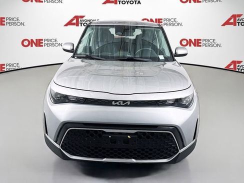 Used 2025 Kia Soul LX w/ LX Technology Package FWD image 2
