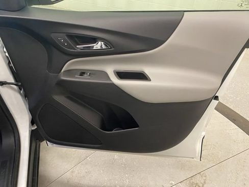 Used 2020 Chevrolet Equinox LS AWD/4WD image 25