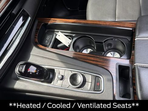 Used 2024 Cadillac Escalade ESV Premium Luxury w/ Performance Package AWD/4WD image 19