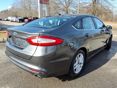 Used 2016 Ford Fusion SE image 14