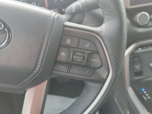 Used 2025 Toyota Tundra Limited AWD/4WD image 23