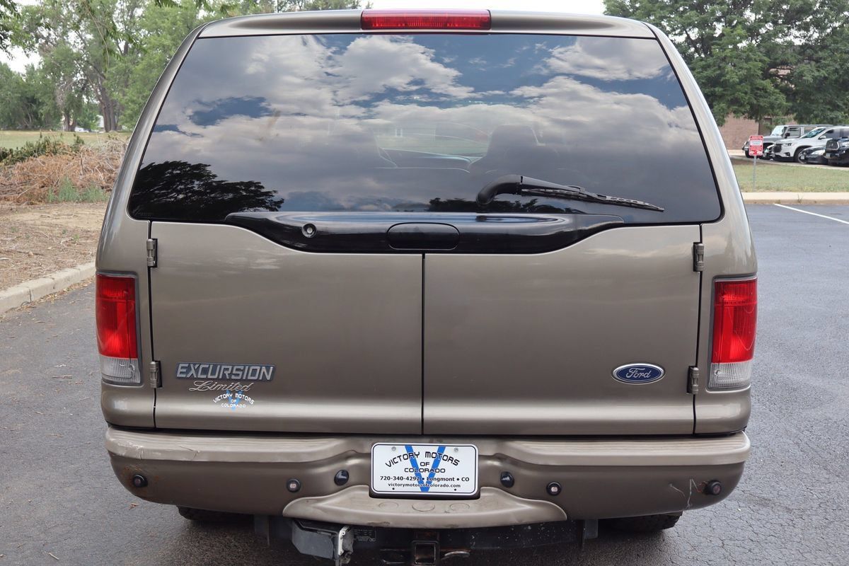 Used 2005 Ford Excursion Limited AWD/4WD image 6