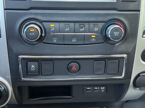 Used 2019 Nissan Titan SV AWD/4WD image 24
