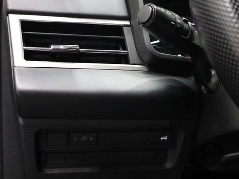 Used 2022 Mitsubishi Outlander SE image 19