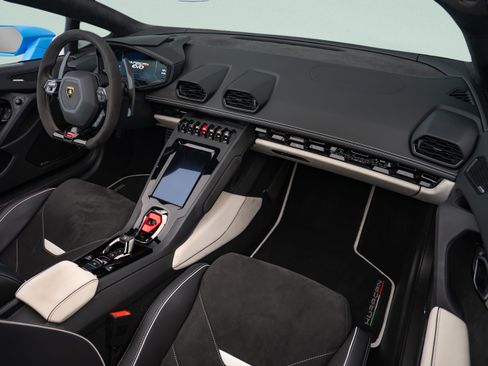 Used 2024 Lamborghini Huracan EVO AWD/4WD image 9