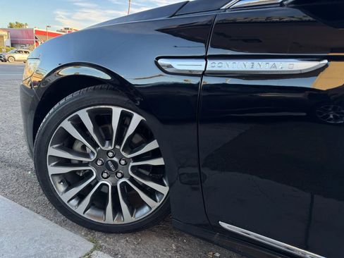 Used 2017 Lincoln Continental Reserve w/ Climate Package image 9