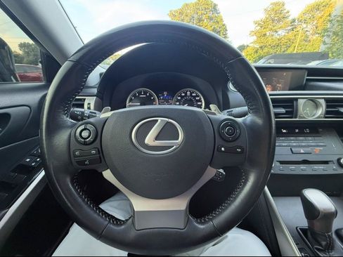 Used 2015 Lexus IS 250 RWD image 18