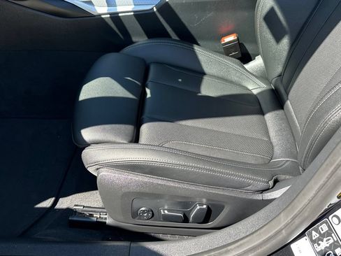 Used 2025 BMW 330i xDrive Sedan AWD/4WD image 16