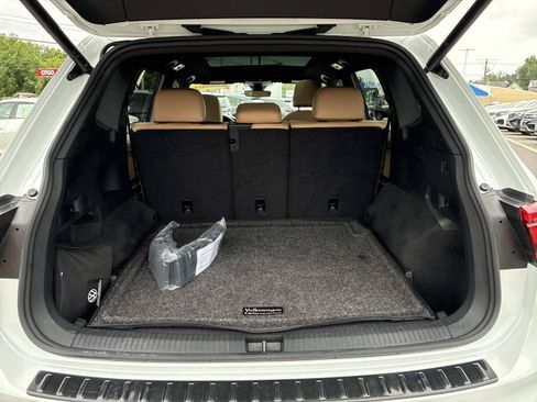 Certified 2024 Volkswagen Tiguan SE R-Line AWD/4WD image 13