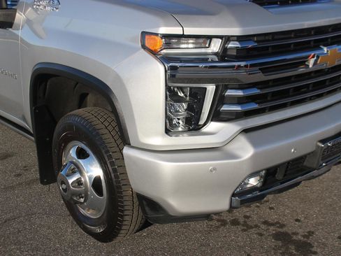 Used 2021 Chevrolet Silverado 3500 High Country image 9