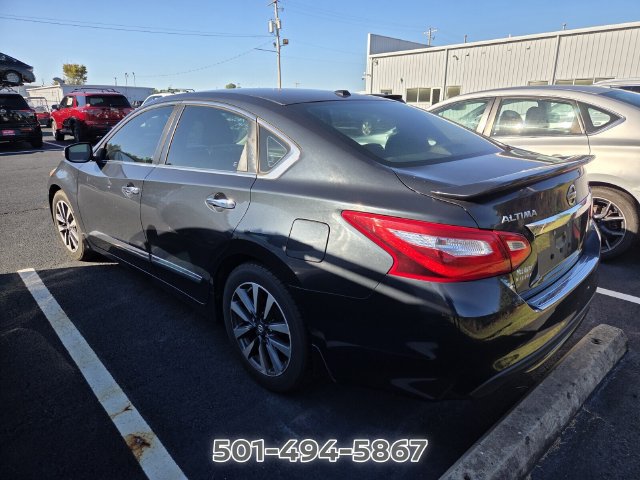 Used 2017 Nissan Altima 2.5 SV w/ Convenience Package FWD image 5
