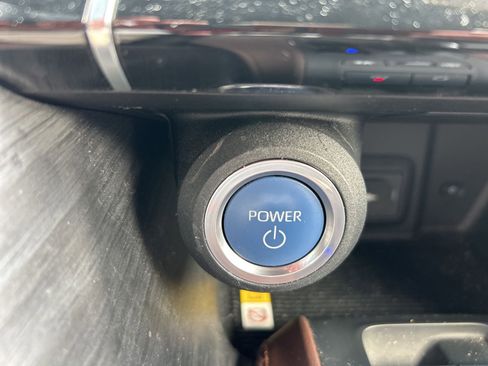 Used 2021 Toyota Venza XLE w/ Softex Package image 31