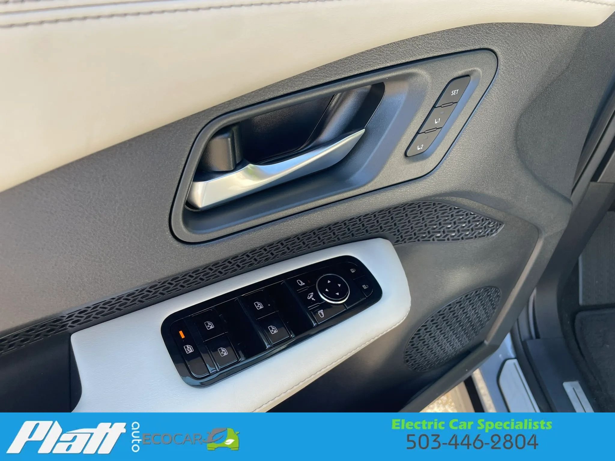 Used 2023 Nissan Ariya AWD image 17