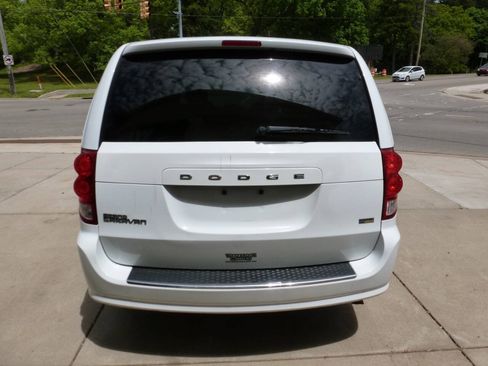 Used 2016 Dodge Grand Caravan SE w/ Quick Order Package 29E SE FWD image 8