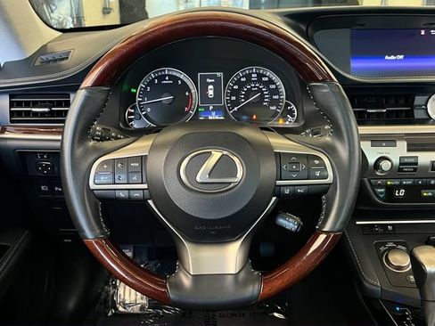 Used 2017 Lexus ES 350 w/ Premium Package FWD image 36