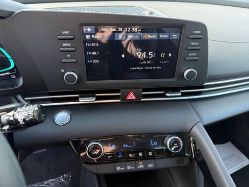 New 2026 Hyundai Elantra Blue image 12