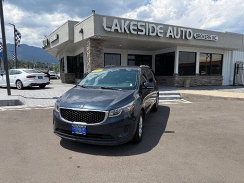 Used 2015 Kia Sedona LX FWD image 1