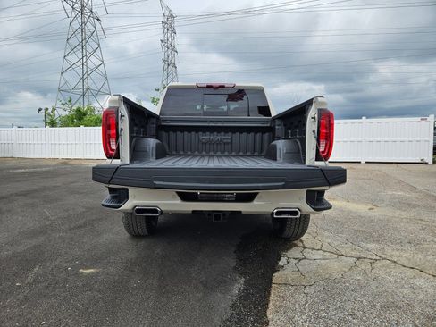New 2026 GMC Sierra 1500 AT4 AWD/4WD image 4
