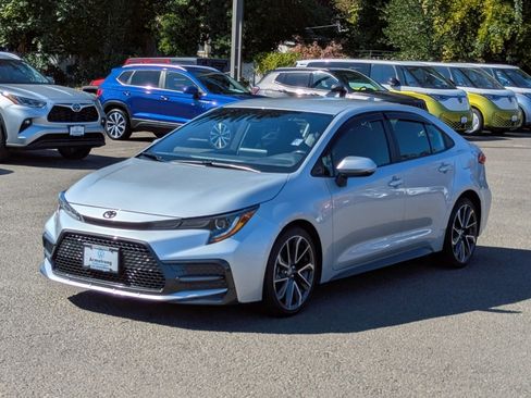 Used 2022 Toyota Corolla SE image 9