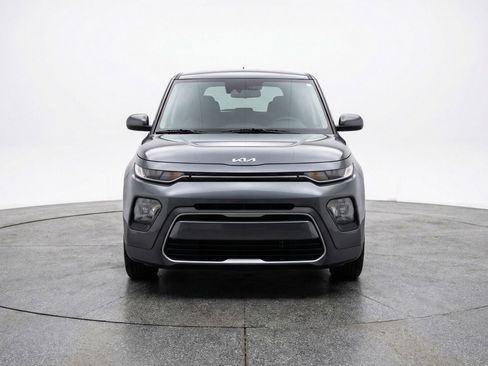 Used 2025 Kia Soul LX w/ LX Technology Package image 2