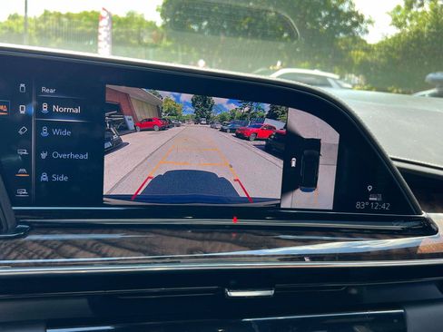 Used 2021 Cadillac Escalade ESV Sport Platinum w/ LPO, ONYX Package AWD/4WD image 18