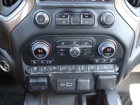 Used 2020 Chevrolet Silverado 3500 High Country w/ Z71 Off-Road Package AWD/4WD image 33