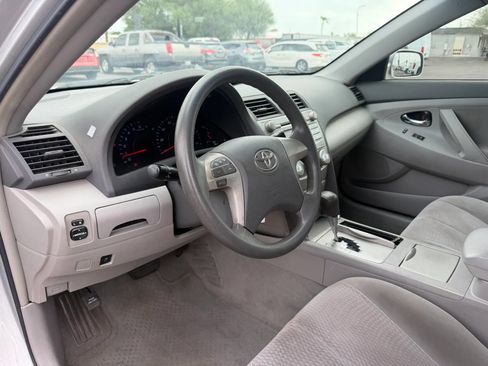 Used 2011 Toyota Camry LE FWD image 18