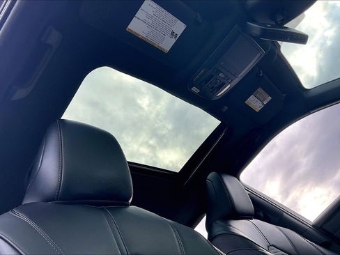 Used 2022 Toyota Highlander XSE image 27