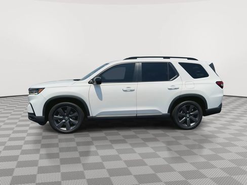 Used 2025 Honda Pilot Sport image 5
