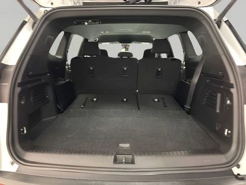 Used 2025 GMC Acadia Elevation image 22
