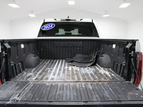 Used 2024 Toyota Tundra Limited AWD/4WD image 17