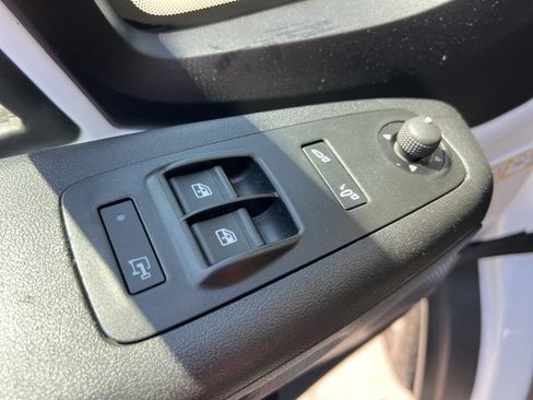 Used 2025 RAM ProMaster 2500 w/ Convenience Group FWD image 10