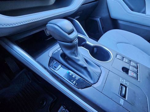 Used 2023 Toyota Highlander L image 21