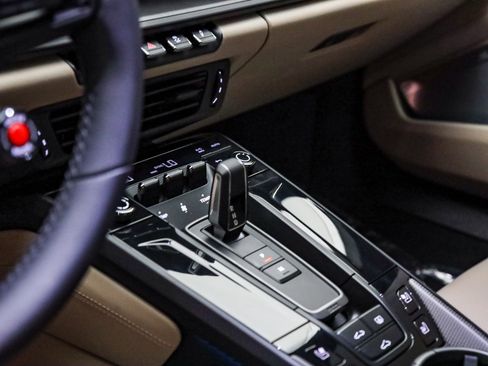 Used 2025 Porsche 911 Carrera 4 GTS image 23