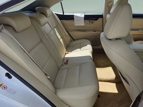 Used 2014 Lexus ES 350 w/ Premium Package image 27