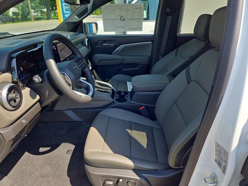 New 2026 Chevrolet Colorado ZR2 w/ Technology Package AWD/4WD image 22