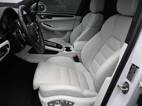 Used 2023 Porsche Macan GTS AWD/4WD image 25