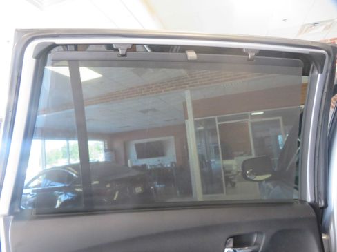 Used 2017 Honda Pilot Touring image 19