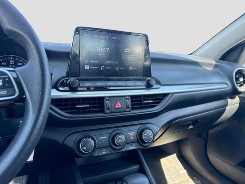 Used 2023 Kia Forte LXS w/ LXS Technology Package FWD image 16