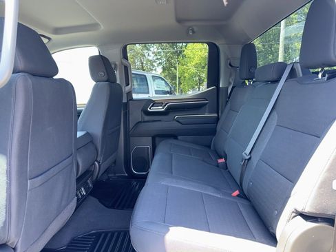 Used 2023 Chevrolet Silverado 1500 LT AWD/4WD image 11