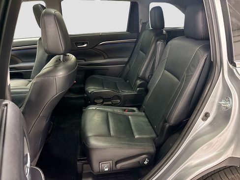 Used 2016 Toyota Highlander Limited Platinum AWD/4WD image 11