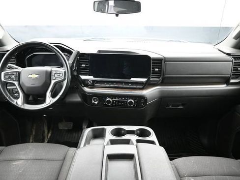 Used 2024 Chevrolet Silverado 1500 LT AWD/4WD image 18