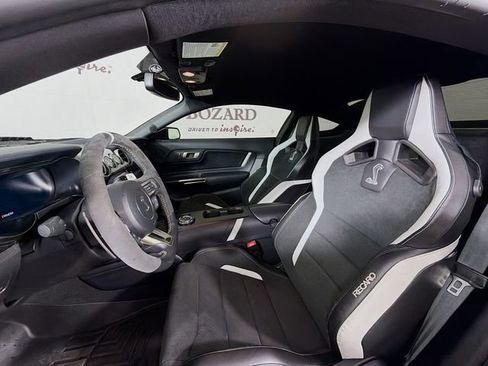 Used 2022 Ford Mustang Shelby GT500 w/ Carbon Fiber Track Pack image 24