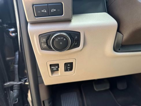 Used 2020 Ford F150 Limited w/ Trailer Tow Package image 20