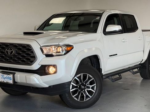 Used 2023 Toyota Tacoma TRD Sport AWD/4WD image 1