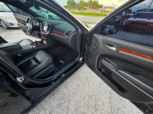 Used 2013 Chrysler 300 image 18