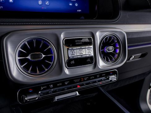 Used 2025 Mercedes-Benz G 550 image 15