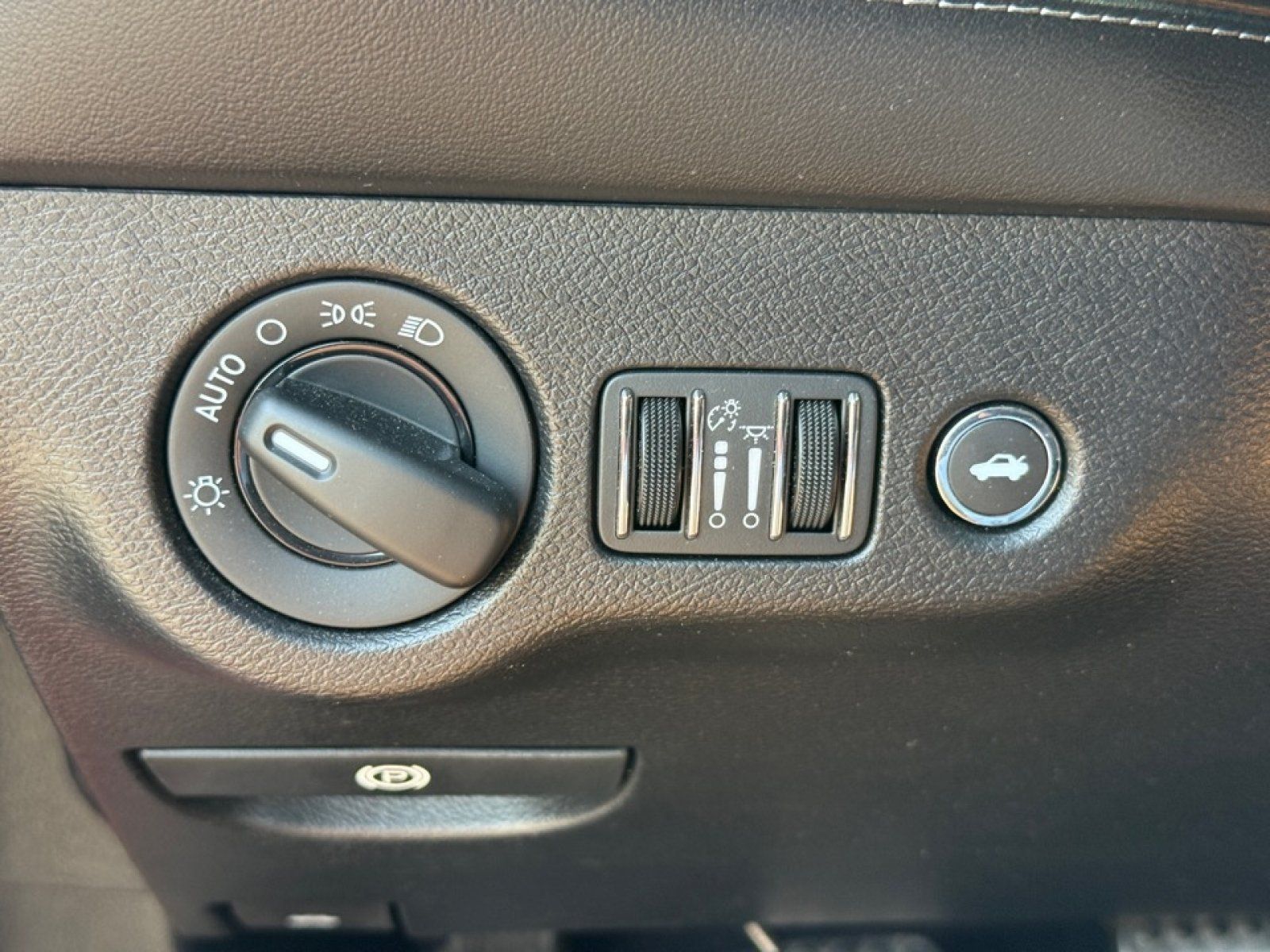 Used 2022 Dodge Challenger R/T Scat Pack RWD image 33