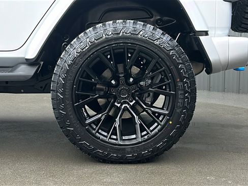 Used 2024 Jeep Wrangler High Altitude image 11
